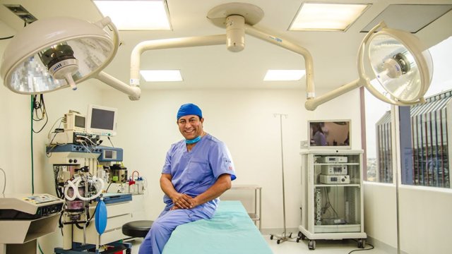 best-rhinoplasty-surgeon-in-tijuana-dr-salas-evoclinic